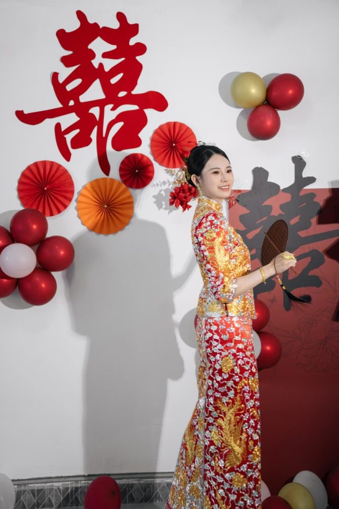 小个子龙凤褂