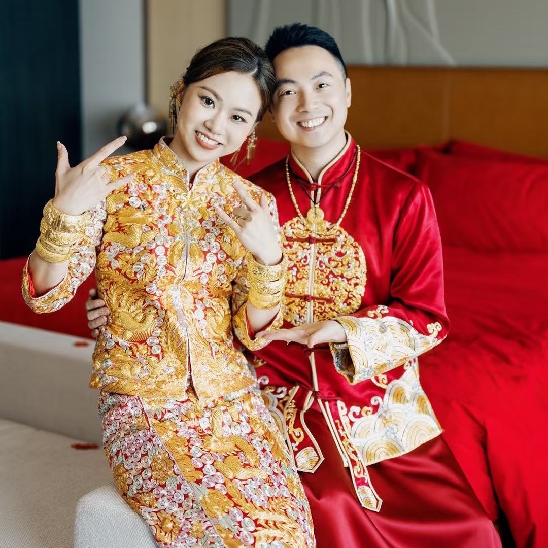 小五福龙凤褂平价入门款 红色金银线中式婚服