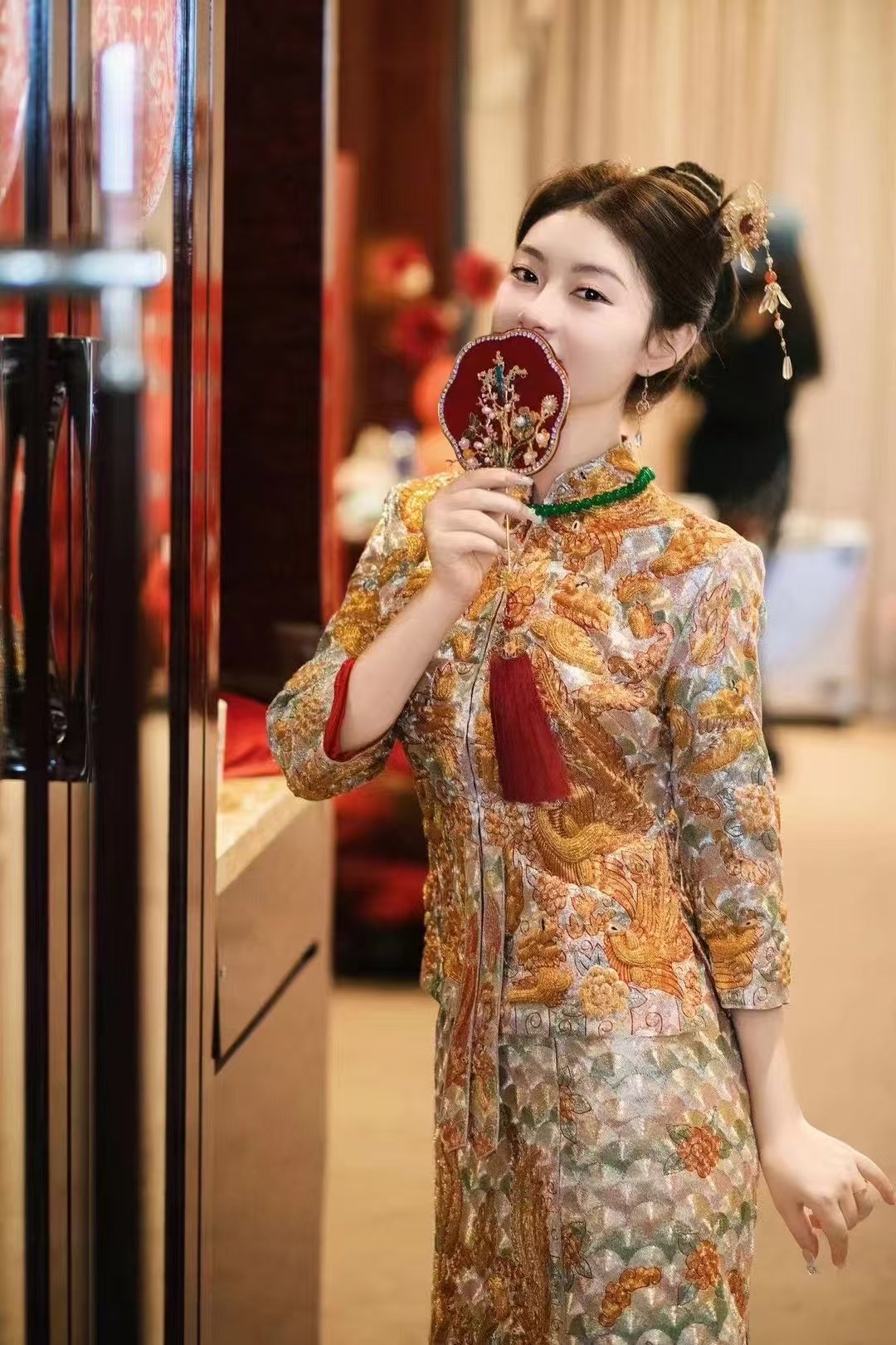 龙凤褂在婚礼上什么时候穿？中式婚礼的传统服饰指南